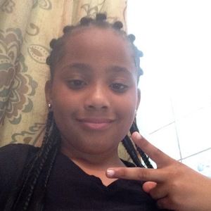 Meet your Posher, Yoland